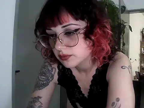 Snapshot of Acid_Girl_Ofc chatting on October 17, 3:43 am Acid Girl Ofc online show from October 17, 3:43 am