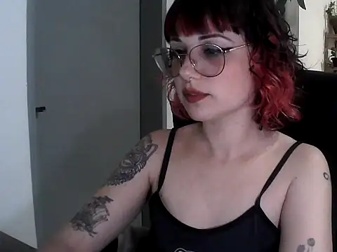 Snapshot of Acid_Girl_Ofc chatting on October 16, 3:42 am Acid Girl Ofc online show from October 16, 3:42 am