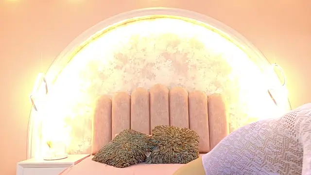 CamilaJohnston online show from October 13, 9:06 pm