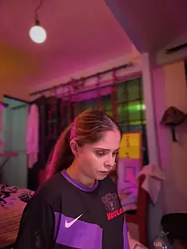 LoganPeny online show from December 5, 7:30 am