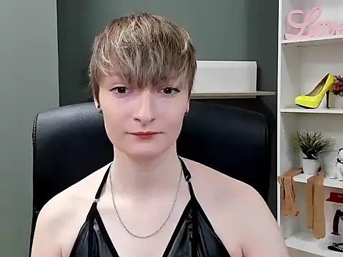 Snapshot of hottieBlair chatting on October 17, 6:49 am hottieBlair online show from October 17, 6:49 am