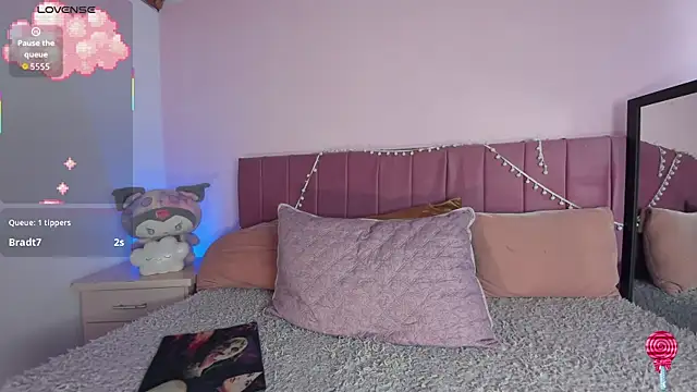 kitty-kryss online show from November 30, 5:50 pm