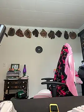 SpaceCowWhore online show from April 18, 2:52 pm