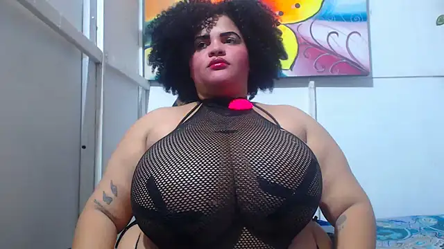 latina bigboos25 online show from May 12, 2:09 am