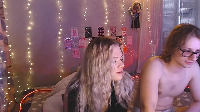 Your Horny Friends online show from April 20, 1:36 pm