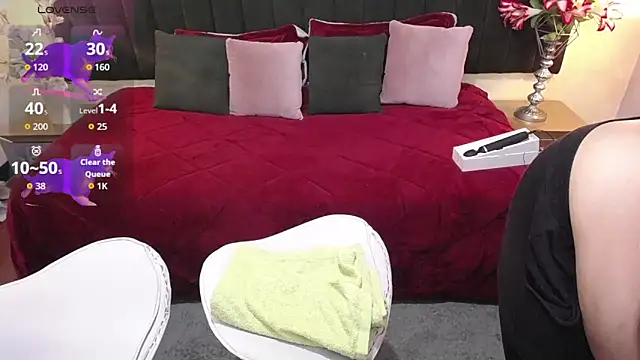 ailyn maury online show from November 19, 1:49 am