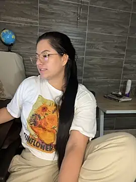 Snapshot of Saanvi21 chatting on September 30, 11:42 pm Saanvi21 online show from September 30, 11:42 pm