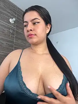 Snapshot of Saanvi21 chatting on October 24, 2:02 pm Saanvi21 online show from October 24, 2:02 pm