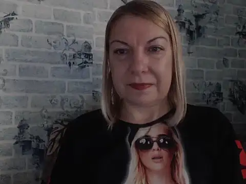 Lillia Ray online show from November 28, 7:33 am