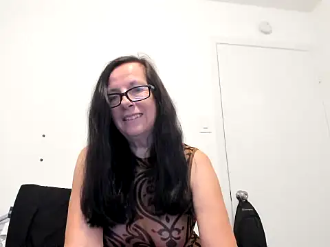 peachgoddess online show from June 6, 1:50 pm