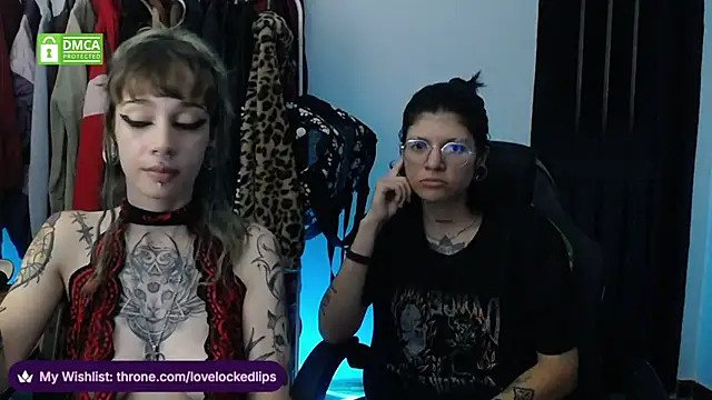 lovelockedlips online show from May 30, 4:10 am