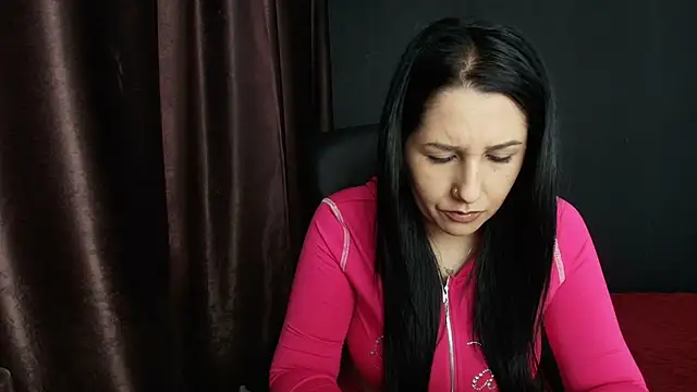 missdyaa online show from November 8, 11:59 am