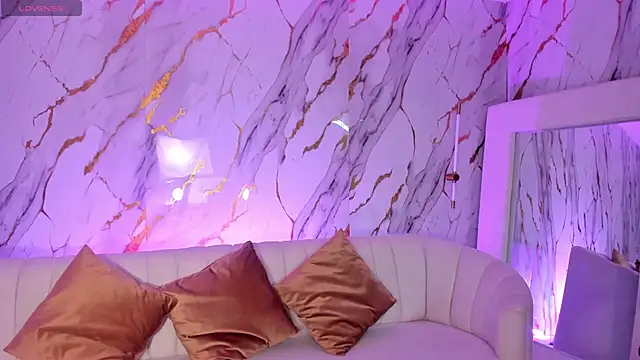 CandaseRussell online show from November 10, 1:22 am