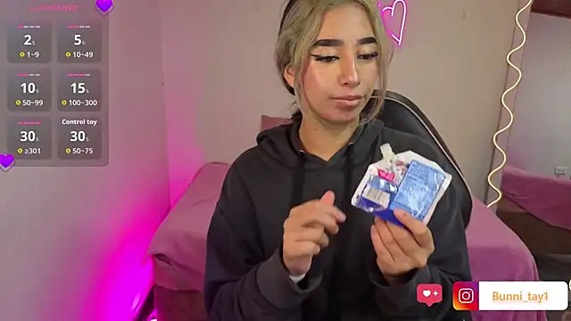 Malory tay1 online show from November 12, 7:12 pm