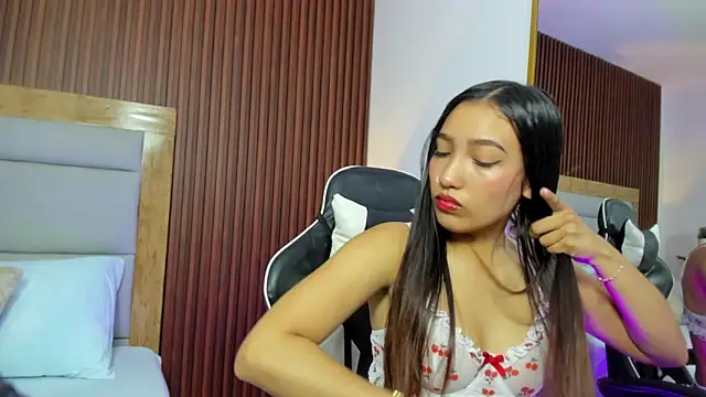 Snapshot of nina_blake chatting on October 1, 7:30 pm nina blake online show from October 1, 7:30 pm