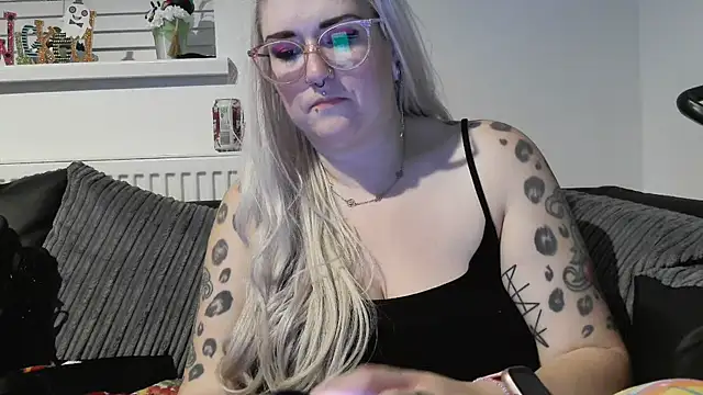 Sizzling Indie36 online show from October 15, 6:43 pm