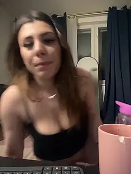 Natasha Cameron22 online show from April 21, 9:00 pm