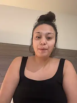 hoesluvcedes online show from July 21, 7:53 am