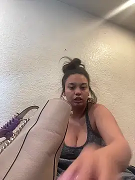 hoesluvcedes online show from June 7, 12:17 am