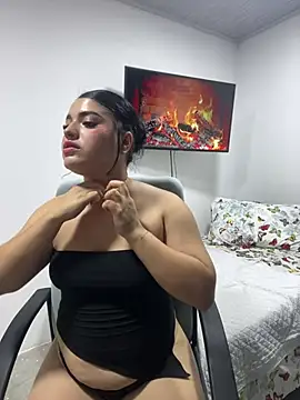 pareja curiosa19 online show from February 10, 1:30 am