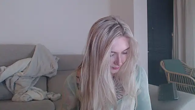 tattoobbgirl online show from December 20, 8:02 pm