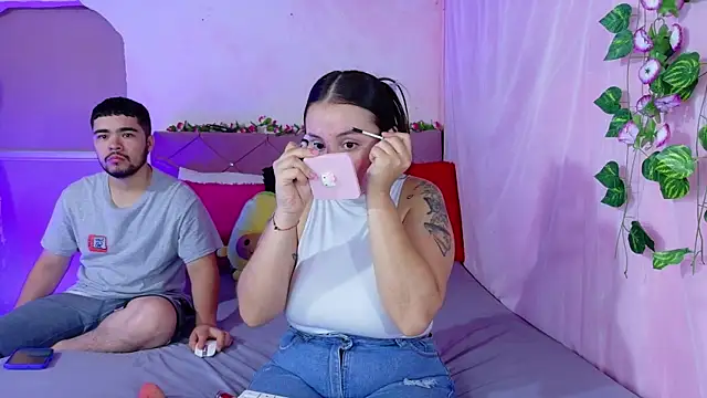 Snapshot of _mia_and_mike_ chatting on September 29, 2:00 pm mia and mike online show from September 29, 2:00 pm