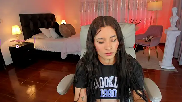 hanna mils online show from May 28, 4:32 am