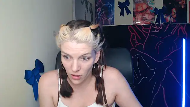 VanessaRey  online show from April 10, 4:46 pm