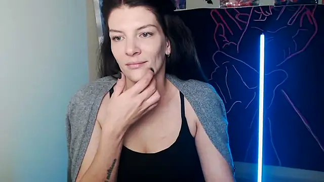 VanessaRey  online show from October 12, 7:00 am