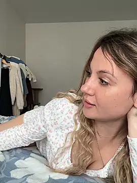 Snapshot of mollygirll chatting on October 2, 11:26 am mollygirll online show from October 2, 11:26 am