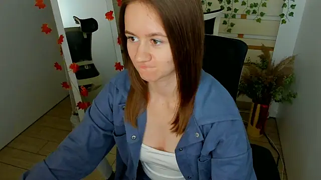 Snapshot of Catherine_e chatting on October 8, 7:51 pm Catherine e online show from October 8, 7:51 pm