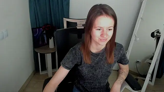 Snapshot of Catherine_e chatting on September 8, 6:18 pm Catherine e online show from September 8, 6:18 pm
