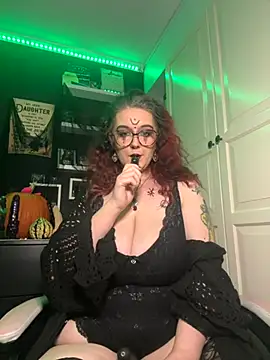 Ms Lunar-Lust online show from October 31, 11:42 pm