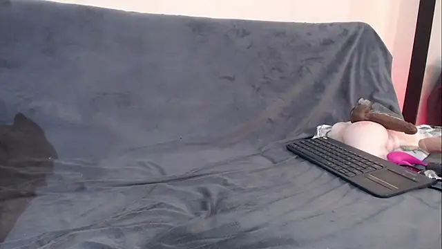 Snapshot of ammy_collins@xh chatting on October 2, 3:22 am ammy collinsxh online show from October 2, 3:22 am