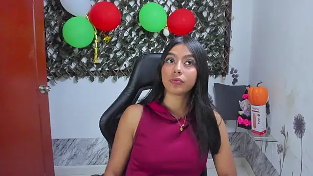 Sarahbrowm  online show from October 28, 2:39 am