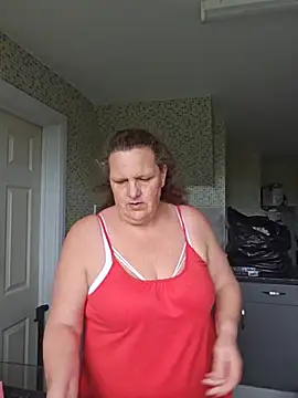 MissQueenBeex online show from May 19, 1:40 pm
