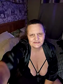 MissQueenBeex online show from February 22, 7:48 pm