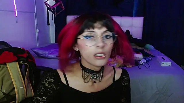 Snapshot of goth_minerva chatting on October 10, 2:00 pm goth minerva online show from October 10, 2:00 pm