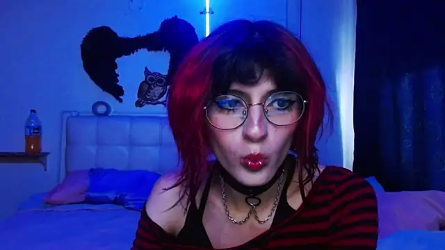 Snapshot of goth_minerva chatting on September 30, 2:01 pm goth minerva online show from September 30, 2:01 pm