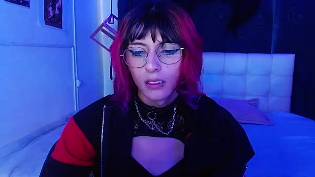 Snapshot of goth_minerva chatting on October 15, 2:08 pm goth minerva online show from October 15, 2:08 pm