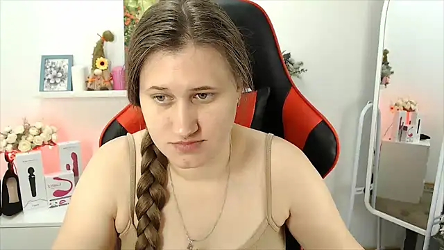 Snapshot of Lucky_Lana chatting on September 19, 2:21 am Lucky Lana online show from September 19, 2:21 am