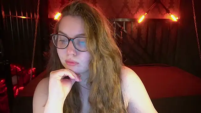 LuxSopphia online show from March 28, 8:08 pm