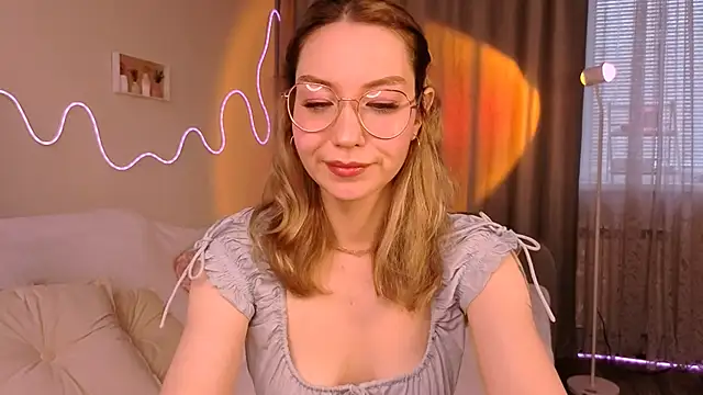 Snapshot of Lilo_Sims chatting on October 3, 2:38 am Lilo Sims online show from October 3, 2:38 am