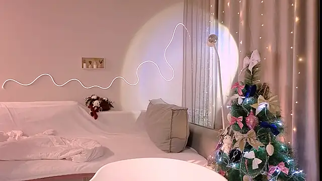 Lilo Sims online show from January 7, 6:55 pm