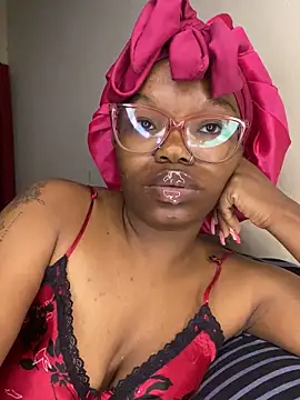 YummyMelanin117 online show from December 5, 8:54 pm