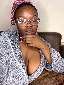 YummyMelanin117 online show from June 8, 12:28 am