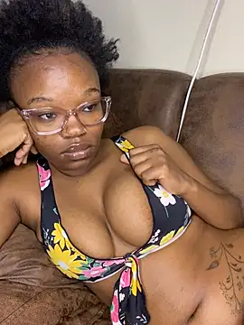 YummyMelanin117 online show from July 28, 8:45 pm