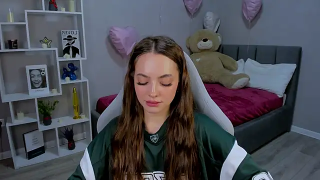 MelanieAlves online show from March 17, 6:12 pm