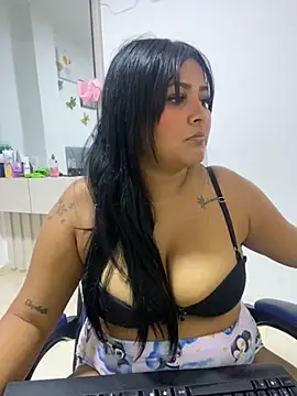 Snapshot of sashaoficial_ chatting on October 17, 11:19 pm sashaoficial online show from October 17, 11:19 pm