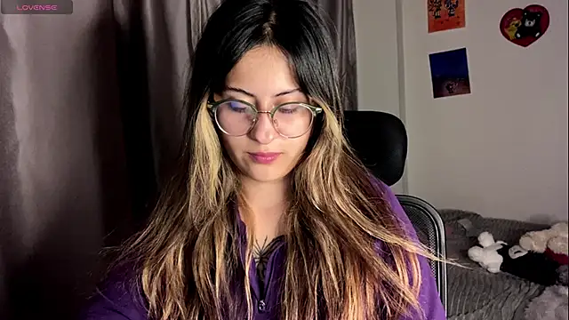 Snapshot of emma__bell_ chatting on September 16, 12:51 am emma bell online show from September 16, 12:51 am